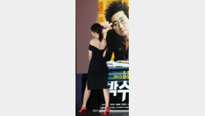 [SD포토] 엄지원, 아찔한 어깨라인 ‘날개없는 천사’