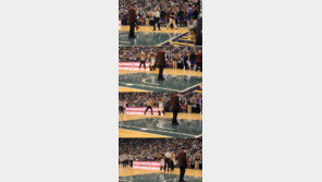 NBA 심판 강남스타일, 웃통 벗고 열광하다 결국 ‘제지’