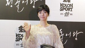 [포토] 배슬기, 하의 실종 패션…환상 각선미 과시