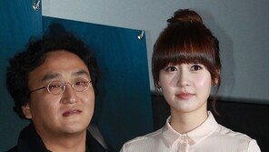 [포토] 성유리, 이원식 감독 옆 놀라운 ‘비현실적 비주얼’
