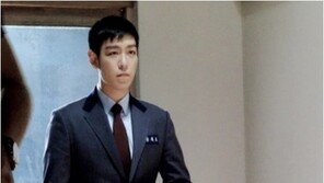 빅뱅 탑, 교복 입으니 카리스마 폭발…‘실재하는 비주얼 맞나?’