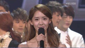 윤아, 눈부신 화이트 드레스로 아이돌 ‘올킬’