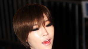 [SD포토] ‘SBS 가요대전’ 가인, 볼륨감 이정도? 가슴골 노출 ‘깜짝’