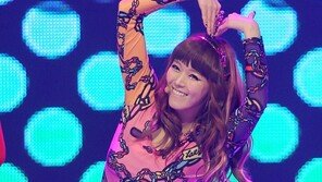 [포토] 달샤벳 세리, 하트 날리며 러블리 섹시 자태