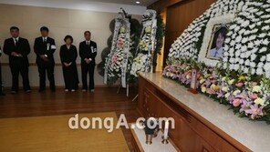 [SD포토] 故 최진실 전 남편 조성민 사망…쓸쓸한 빈소