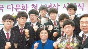 [신나는 공부]“자신의 공부시간 아껴가며 재능봉사”