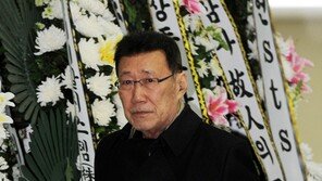 [SD포토] 하일성, 허탈한 표정으로 故 조성민 빈소 찾아