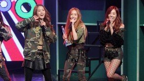 [포토] 소녀시대, 하이힐 포기해도 우월한 각선미