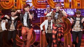 [포토] 인피니트 H 호야-동우, 무대 가득 채우는 힙합 에너지