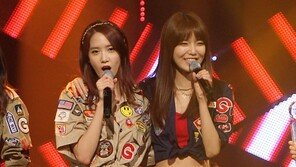 [포토] 소녀시대 윤아-수영, 한 줌 개미 허리 ‘품에 쏙’
