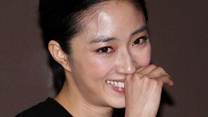 [포토] 빵 터진 계륜미, 이마에 핏대까지 ‘깜짝’