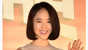 [우먼 동아일보 스타 뷰티] 러블리한 그녀~영화 ‘가문의 귀환’ 김민정의 '퓨어 핑크 메이크업'