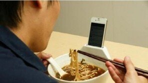 외로움 방지 라면 그릇 “얼마나 외로우면…”