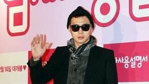[포토] 박유천, 도도한 손인사…리얼 한류 스타의 위엄