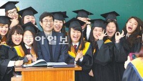 [청년드림]“까르르”… 첫 졸업 마이스터고, 취직 웃음꽃 활짝