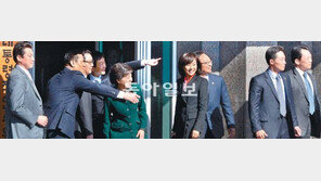 朴 “정부조직개편, 야당이 한번 도와달라”