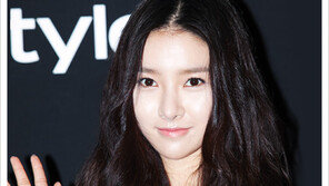 [우먼 동아일보 스타 뷰티] So sweet! 김소은의 꿀광 피부 연출법