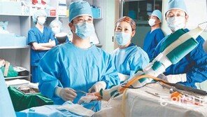 [헬스&뷰티/병원특집]진료·검사 하루에… “어깨 고통 벗겨드려요”