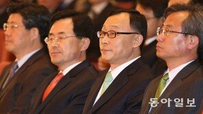 취임식장 방청석에 앉은 채동욱