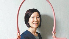 [Interview]‘쿠론 백’ 명품 대열에 올린 석정혜 디자이너