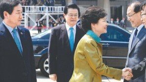 [한미동맹 60주년 朴대통령 방미]박근혜 대통령 “국정 잘 챙겨주세요”