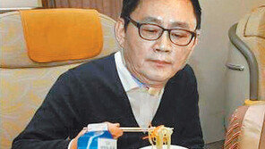 [윤창중 전격경질]“女대통령 대변인이 성추행이라니”… “몹쓸 손 기가 찬다”