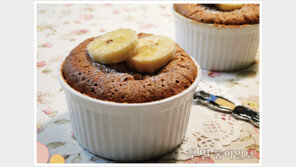 [우먼 동아일보] 촉촉함이 입안 가득~‘초코 바나나수플레’