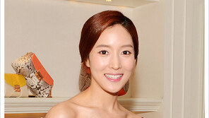 [우먼 동아일보] 우아한 여신으로 변신~왕빛나의 ‘소프트 핑크 메이크업’