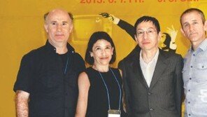 “남녀배우 성역할 바꿔 연기… 롤러코스터 타듯 짜릿함 선사”