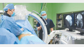 [헬스&뷰티]“허리 아파 보니 알겠더라, 非수술 치료가 왜 좋은지”