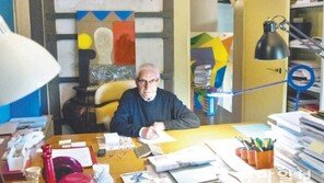 멘디니 “사랑 증오 욕망에서도 영감 얻어… 色은 직관으로 선택”