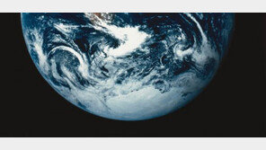 뭐, 지구가 텅 비어 있다고?