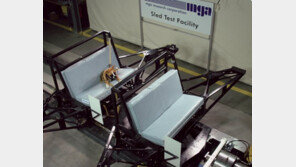 ‘애완견 태우고 충돌테스트’ 충격적인 결과가…