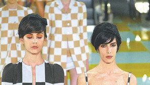 [Fashion]역동적이고 진짜 야한 블랙패션의 본색