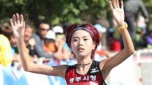 [2013 경주국제마라톤] ‘얼짱’ 최보라 국내 여자부 2연패