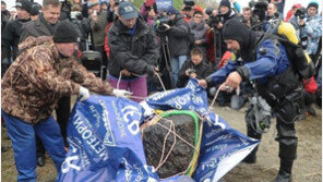 600kg 거대 운석 “저울 바늘 부러져 정확한 무게는 몰라”