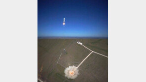 메뚜기 로켓 “다시 돌아오네…영상 거꾸로 재생한 것 아냐?”