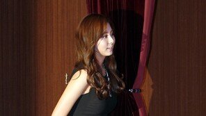[포토] 황금무지개 유이, 원조 꿀벅지다운 ‘탄탄 각선미’