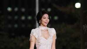 [포토] ‘대종상영화제’ 오윤아, 자신있게 드러낸 매끈 각선미 ‘감탄이 절로’