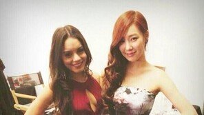  티파니-바네사허진스 동서양 여신 나란히... ‘미모대결 승자는?’
