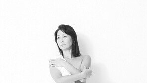 女아나운서 전신 누드 사진 촬영 ‘파격’…방송사 홈피에 ‘파격 공개’