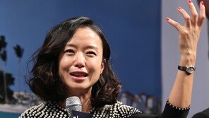 [동아포토] 전도연, 블링블링 무결점 피부 ‘나이는 어디로?’