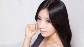 ‘청순글래머’ 천이슬, 원피스 흘러내려 핑크빛 속옷이…