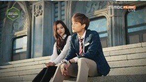 [멜론뮤직어워드] 김윤혜-엑소, 늑대소년과 소녀로 변신…영화 ‘트와일라잇’ 패러디