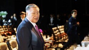 [포토] 정몽구 회장 "신형 제네시스, 현대차 기술 총 집약"