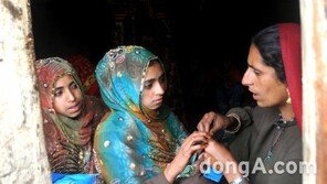 구타, 성폭행, 명예살인…어린 신부 잔혹사