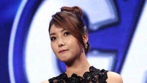 ‘시구여신’ 이수정, ‘란제리급’ 파격 시스루 패션 선보여