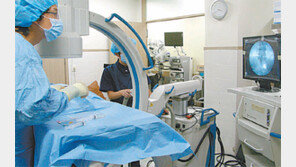 [헬스&뷰티]한해에 100만명 진단 ‘척추관협착증’… 신경성형술로 치료