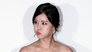 박은지, 섹시한 레드 드레스로 ‘넘치는’ 볼륨감 자랑…“역시”