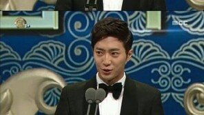 ‘MBC 연기대상’ 신인상 이상엽, 연인 공현주에게…